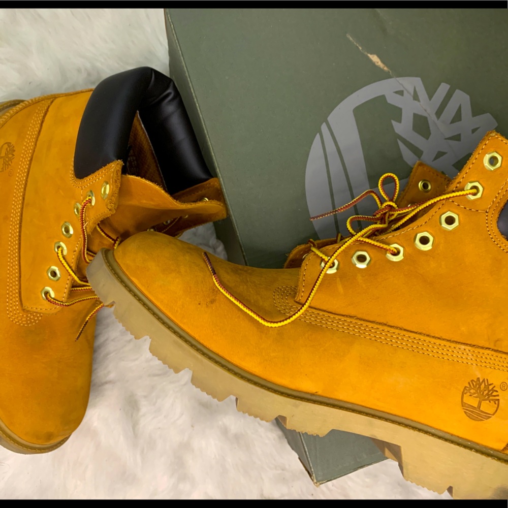 Men’s Timberland Basic 6-inch Boot
Wheat Nubuck